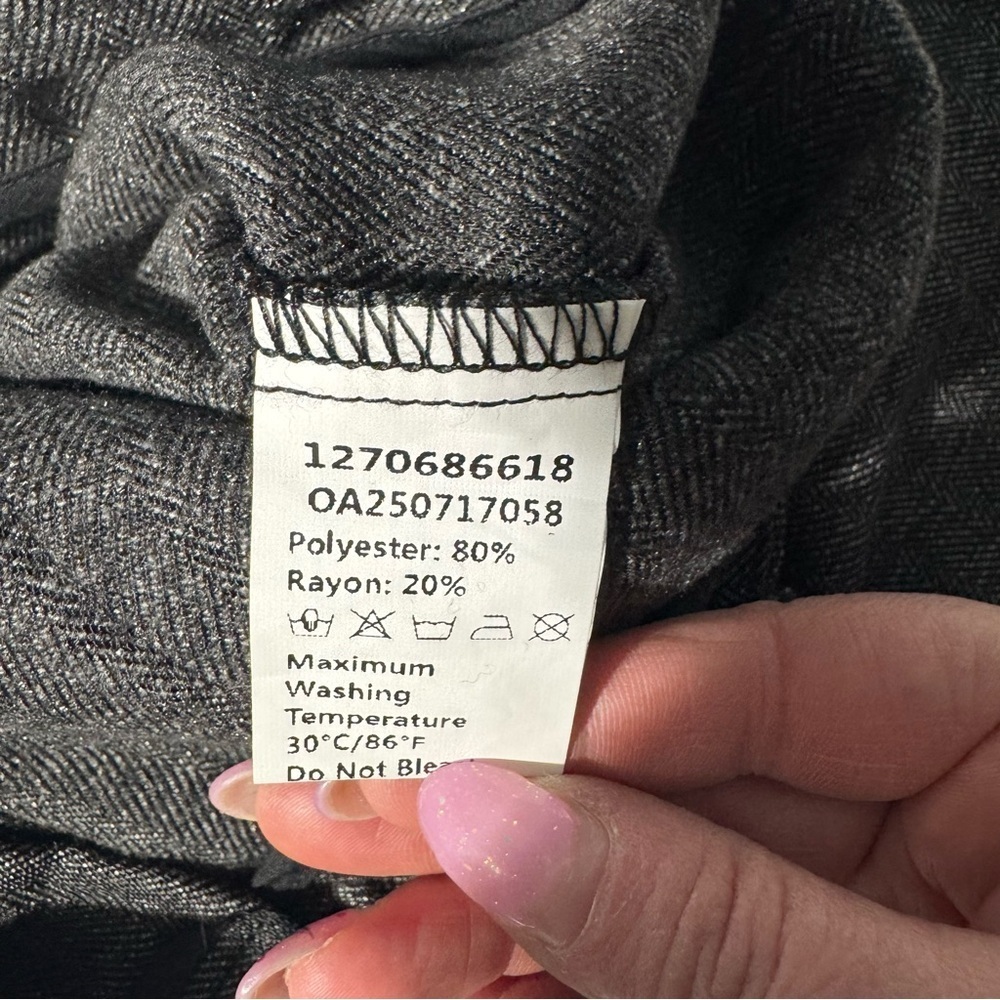 Cömmense High-Waisted Button-Front Wide-Leg Pants Size Large NWOT Chic Modern - Picture 11 of 11